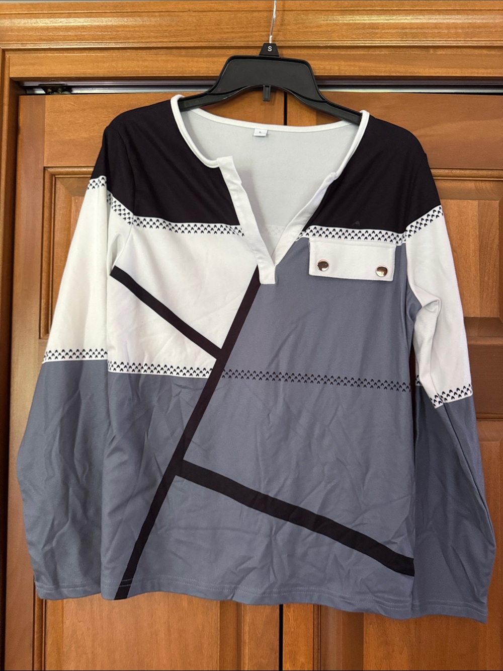 Men's Long-Sleeve Geometric Panel Shirt in Gray, White & Black